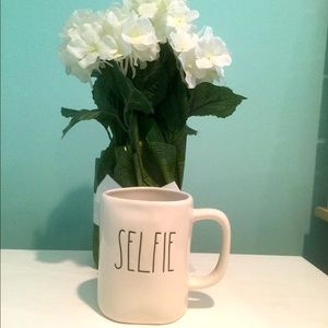 Rae Dunn “SELFIE” coffee/tea mug